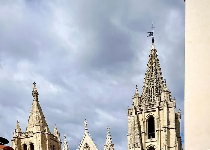 Amplio Atico Junto A La Catedral Appartement León